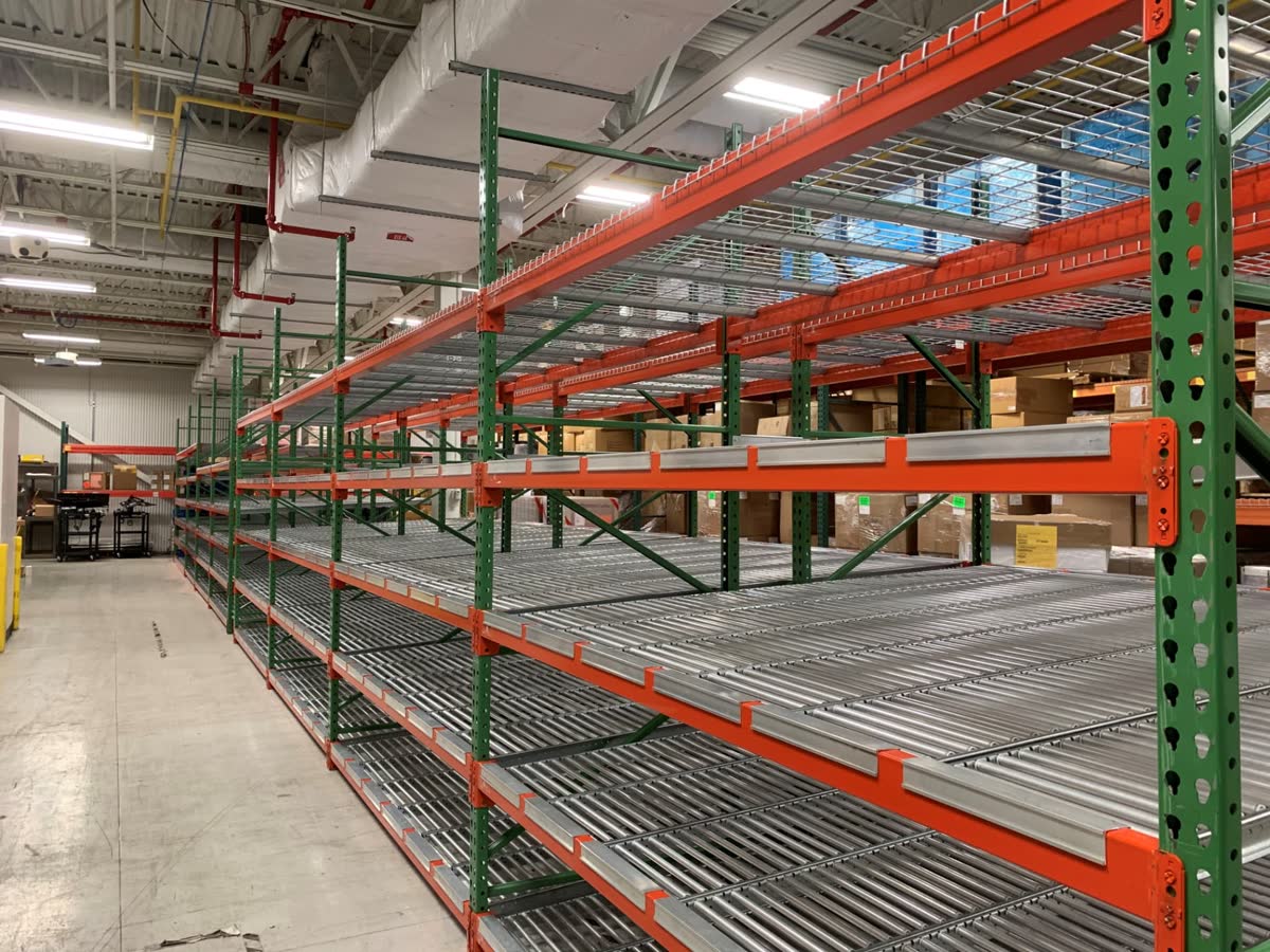 Carton flow rack installation in a warehouse
